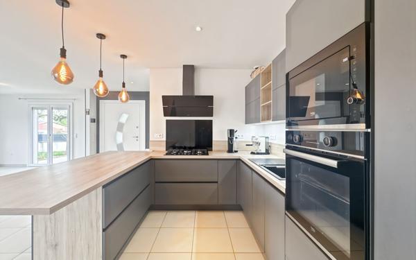 Maison à vendre    5 pièces • 107,55 m2 Châteauneuf-sur-Isère