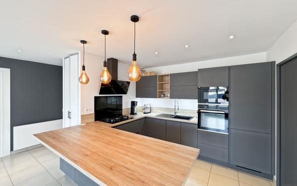 Maison à vendre    5 pièces • 107,55 m2 Châteauneuf-sur-Isère