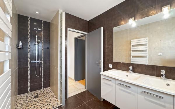 Maison à vendre    5 pièces • 107,55 m2 Châteauneuf-sur-Isère