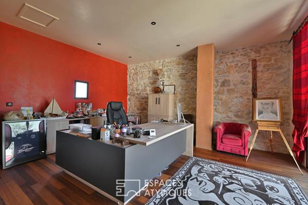 Maison vigneronne réinventée et son oasis secrète