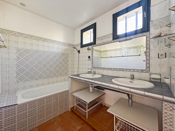 Maison Ensues La Redonne 7 pièce(s) 142 m2
