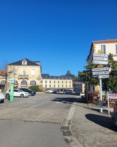 Fonds De Commerce - 240 m²