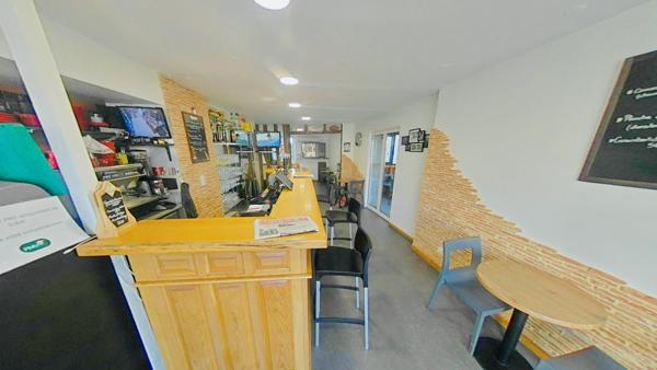 Fonds De Commerce - 240 m²