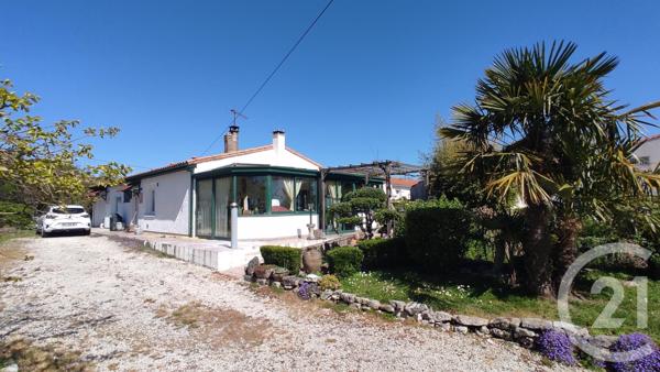 Maison à vendre  7 pièces - 132,17 m2 ST GEORGES DES COTEAUX - 17