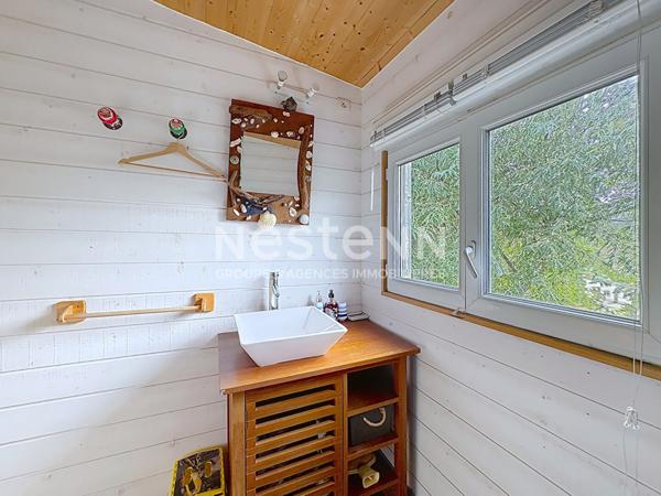 Chalet authentique en ossature bois 4 pièces dont 3 chambres de 63 m2 avec grande terrasse de 40 m² à Gruissan Plage des Chalets