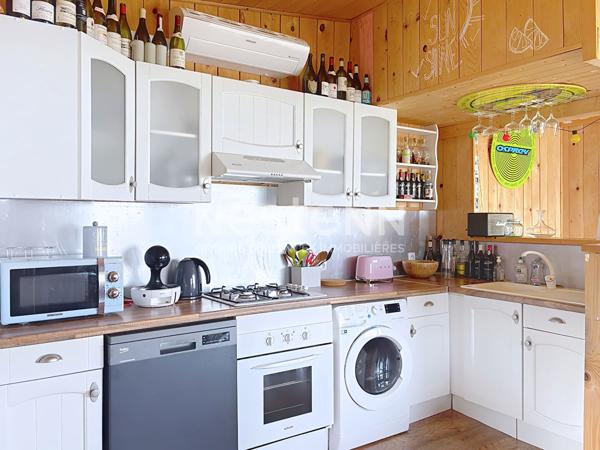 Chalet authentique en ossature bois 4 pièces dont 3 chambres de 63 m2 avec grande terrasse de 40 m² à Gruissan Plage des Chalets