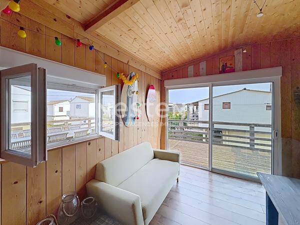 Chalet authentique en ossature bois 4 pièces dont 3 chambres de 63 m2 avec grande terrasse de 40 m² à Gruissan Plage des Chalets