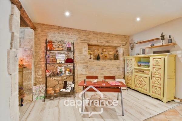 Maison à vendre 5 pièces ASNIERES LA GIRAUD (17) avec jardin, dépendances et garage