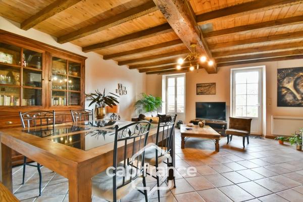 Maison à vendre 5 pièces ASNIERES LA GIRAUD (17) avec jardin, dépendances et garage