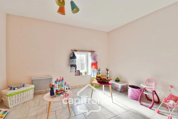 Maison à vendre 5 pièces ASNIERES LA GIRAUD (17) avec jardin, dépendances et garage