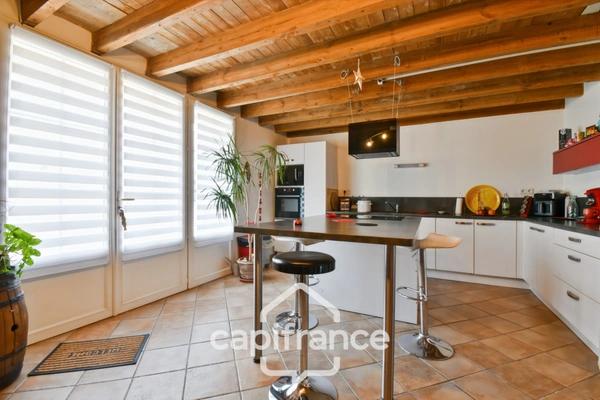 Maison à vendre 5 pièces ASNIERES LA GIRAUD (17) avec jardin, dépendances et garage