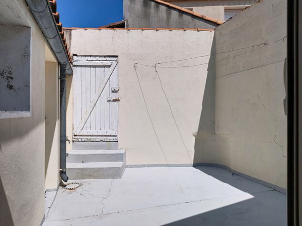 Maison 3 pièces à vendre à La Chaume avec cour accès vélo à 500 mètres des quais