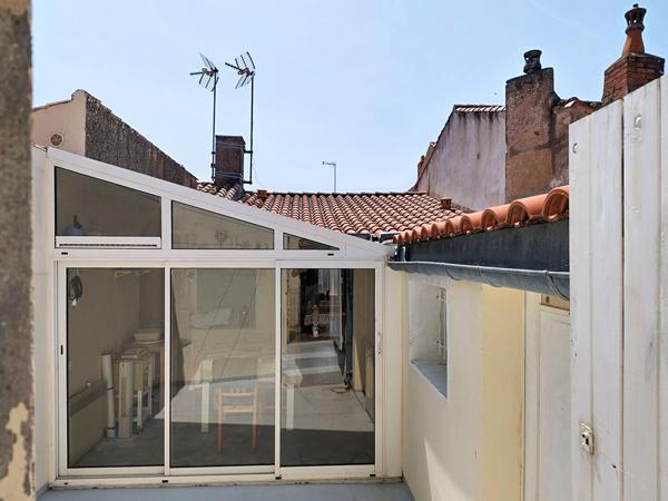 Maison 3 pièces à vendre à La Chaume avec cour accès vélo à 500 mètres des quais