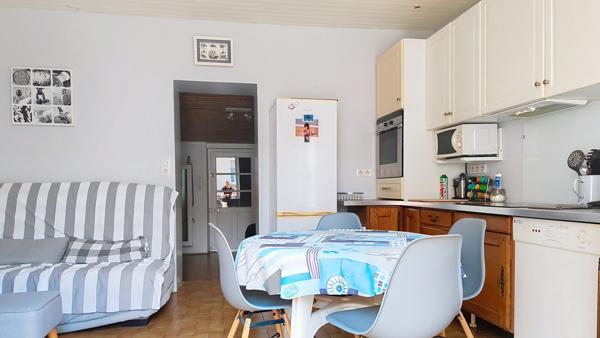 Maison 3 pièces à vendre à La Chaume avec cour accès vélo à 500 mètres des quais