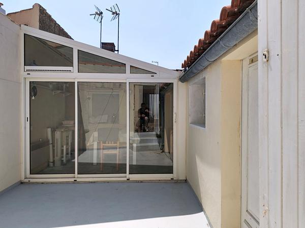 Maison 3 pièces à vendre à La Chaume avec cour accès vélo à 500 mètres des quais