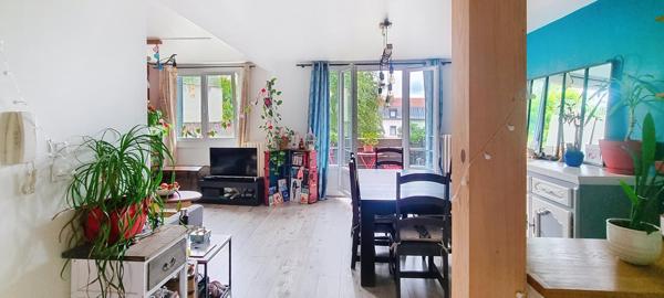 Proche centre ville, 2 chambres, balcons et cave