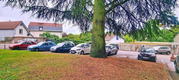 Proche centre ville, 2 chambres, balcons et cave