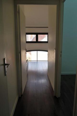 MARINES MEME. DANS UN TRES BEAU BATIMENT : MAISON DE VILLE