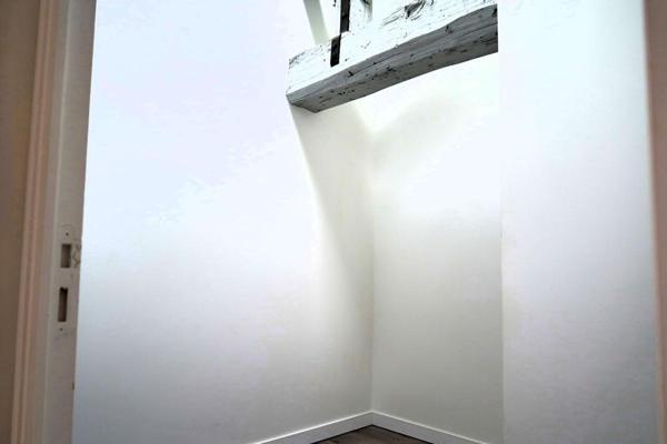 MARINES MEME. DANS UN TRES BEAU BATIMENT : MAISON DE VILLE