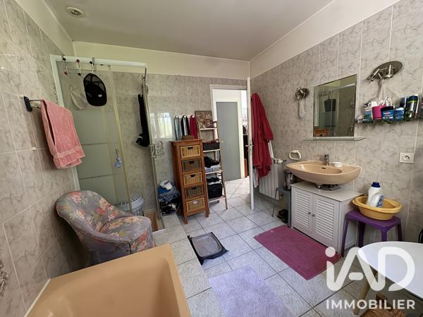 Maison à vendre 4 pièces 95 m² Saint-Julien-les-Rosiers
