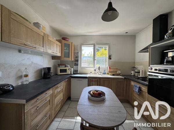 Maison à vendre 4 pièces 95 m² Saint-Julien-les-Rosiers