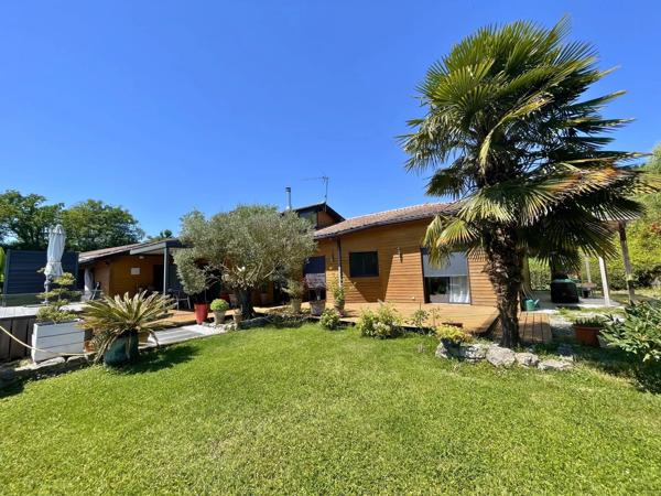 Vente                                                      Maison
                        
                     6 pièces                      156 m2                     à Peyrehorade