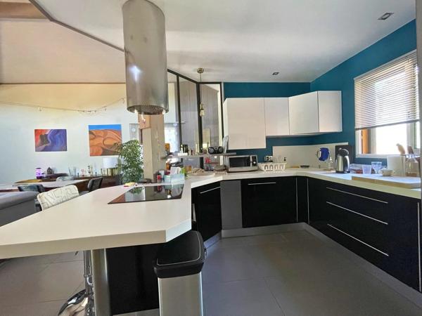 Vente                                                      Maison
                        
                     6 pièces                      156 m2                     à Peyrehorade