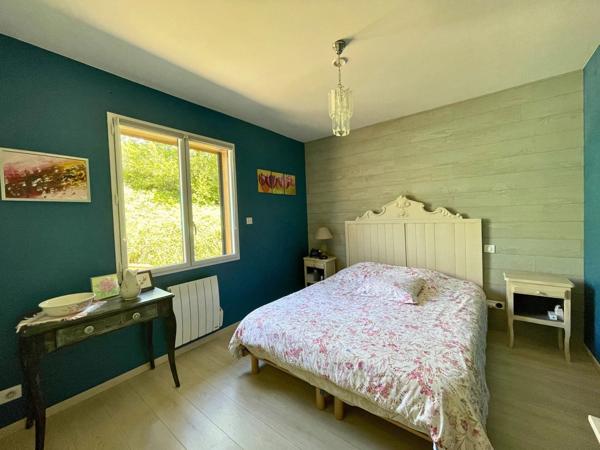 Vente                                                      Maison
                        
                     6 pièces                      156 m2                     à Peyrehorade