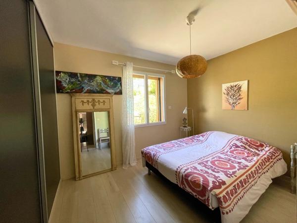 Vente                                                      Maison
                        
                     6 pièces                      156 m2                     à Peyrehorade