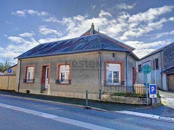 Maison de Plain-Pied à La Jumellière : Confort, Luminosité et Vie Pratique au Coeur du Bourg