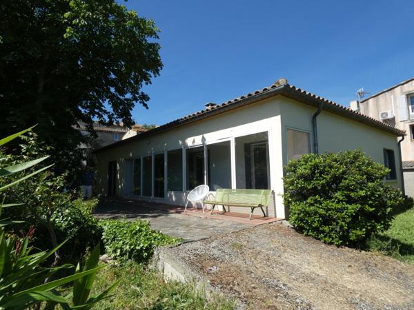 Villa 130m² + dépendance de 48m² pour revenu locatif l'ensemble sur terrain de 2434m²