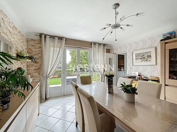 Maison familiale à vendre à Somain - 5 chambres, jardin et garage - Prix : 232.900 euros