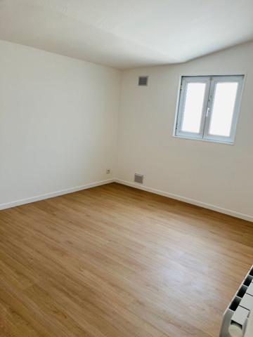 A LOUER APPARTEMENT PROCHE CENTRE VILLE ST QUENTIN 02100.