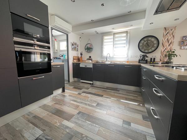 Maison à vendre à Ploeren 143 m² 4 chambres piscine garage carport et annexe
