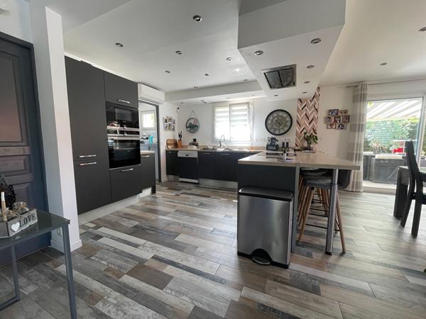 Maison à vendre à Ploeren 143 m² 4 chambres piscine garage carport et annexe
