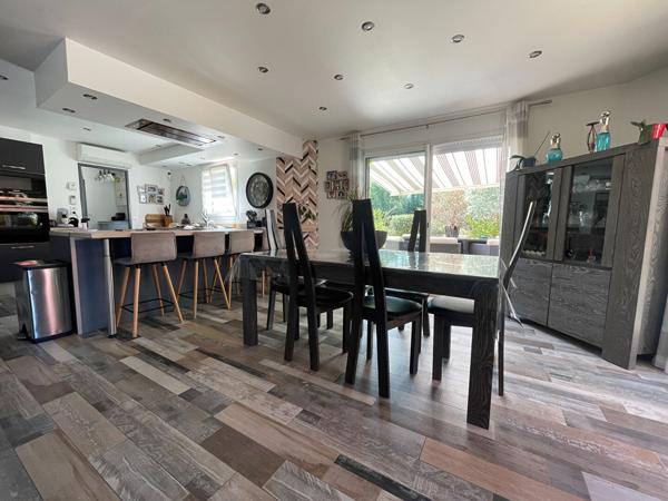 Maison à vendre à Ploeren 143 m² 4 chambres piscine garage carport et annexe