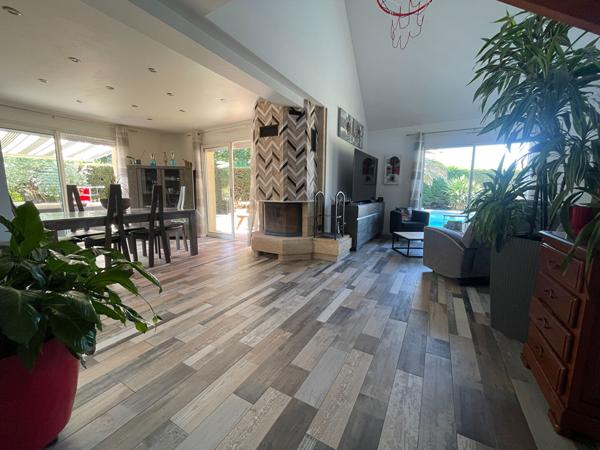 Maison à vendre à Ploeren 143 m² 4 chambres piscine garage carport et annexe
