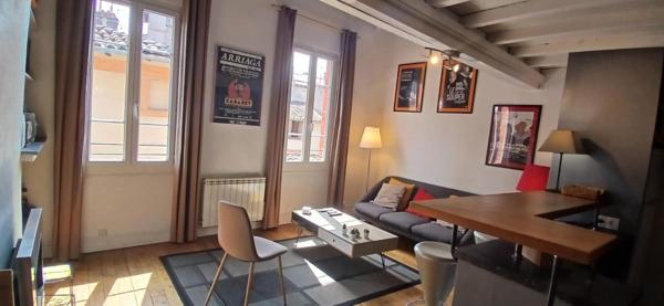 Toulouse – Quartier Carmes / Ozenne – Dernier étage avec grand cellier / cave en RDC