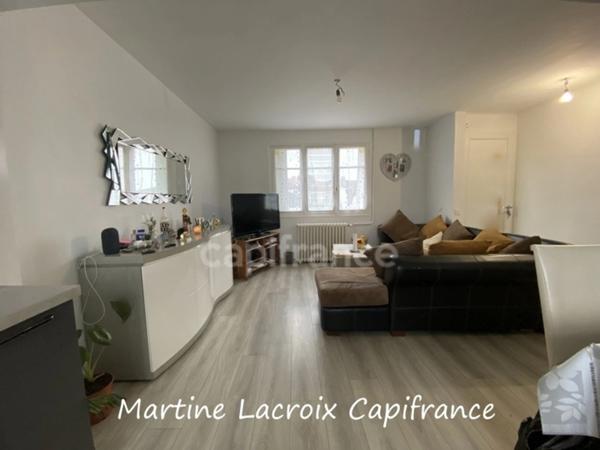 Dpt SARTHE (72), à vendre LA FERTE BERNARD - MAISON DE VILLE P5 de 70 m² - Terrain de 275 M²