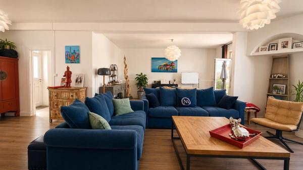 Vente                                                      Maison de village
                        
                     4 pièces                      158 m2                     à Argent-sur-Sauldre