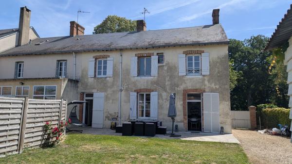 Vente                                                      Maison de village
                        
                     4 pièces                      158 m2                     à Argent-sur-Sauldre