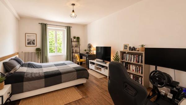 Vente                                                      Maison de village
                        
                     4 pièces                      158 m2                     à Argent-sur-Sauldre