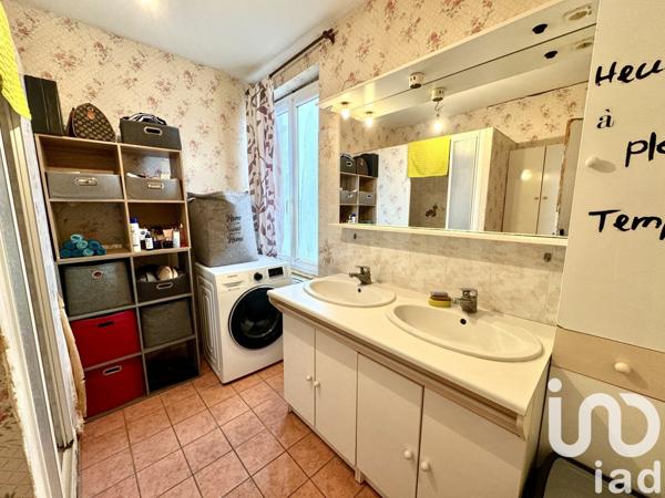 Maison de village 6 pièces de 163 m² à Saint-Vérain (58310)