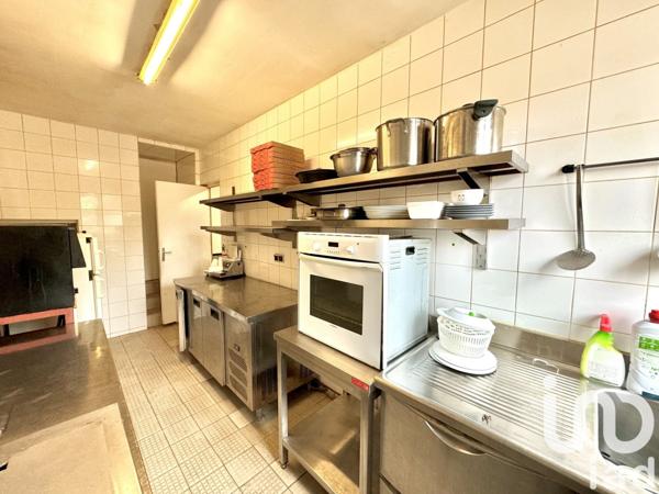 Maison de village 6 pièces de 163 m² à Saint-Vérain (58310)