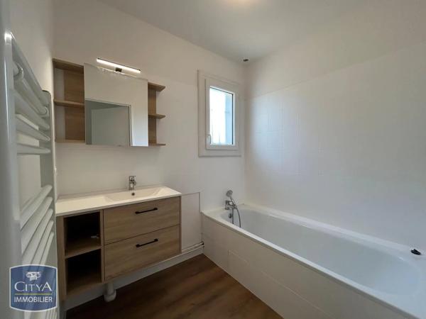 Appartement à louer 3 pièces 72m² Villeneuve-lès-Avignon (30400)