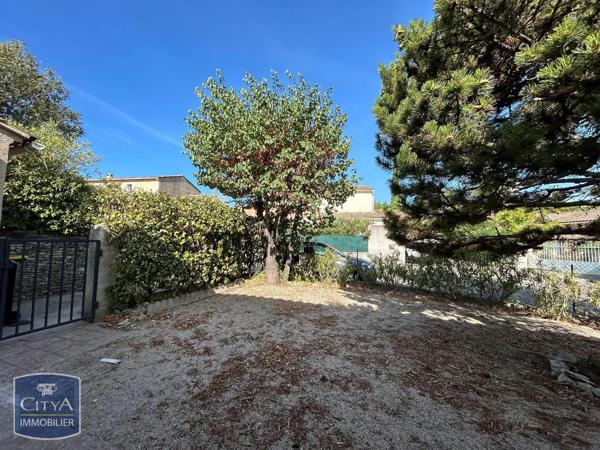 Appartement à louer 3 pièces 72m² Villeneuve-lès-Avignon (30400)