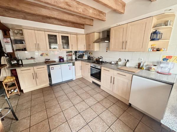 Maison à TIREPIED SUR SEE, 50300 - 15 pièces 317m²