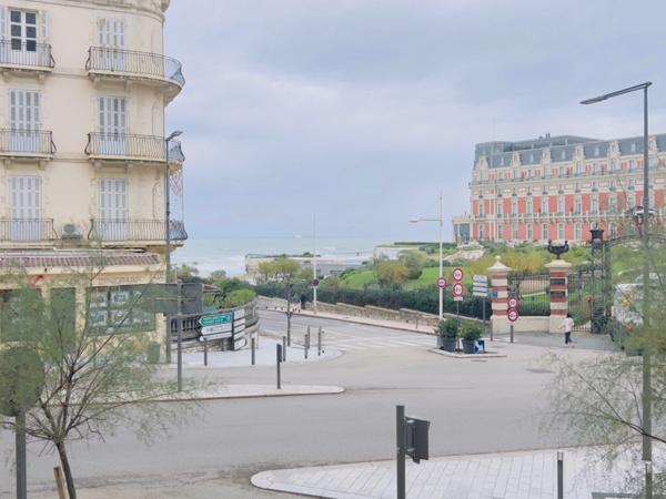 APPARTEMENT EN DUPLEX AVEC VUE MER À RÉNOVER