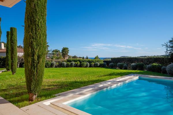 Maison à vendre  8 pièces - 300 m2 CAVALAIRE SUR MER - 83