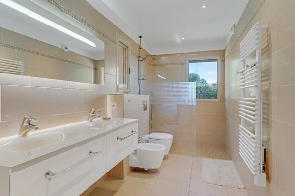 Maison à vendre  8 pièces - 300 m2 CAVALAIRE SUR MER - 83